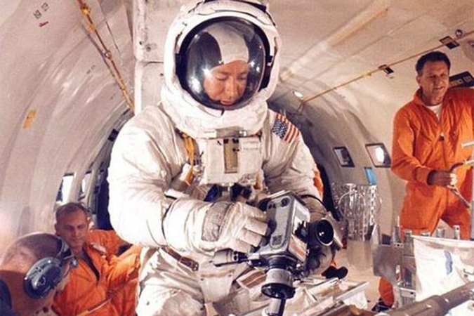 NASA teisme bando atgauti Mėnulyje naudotą kamerą