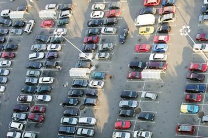 Konstitucijos sargai imasi nuvežtų automobilių bylos