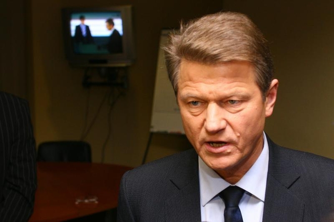 Vyriausybė palieka Seimui apsispręsti dėl R.Pakso