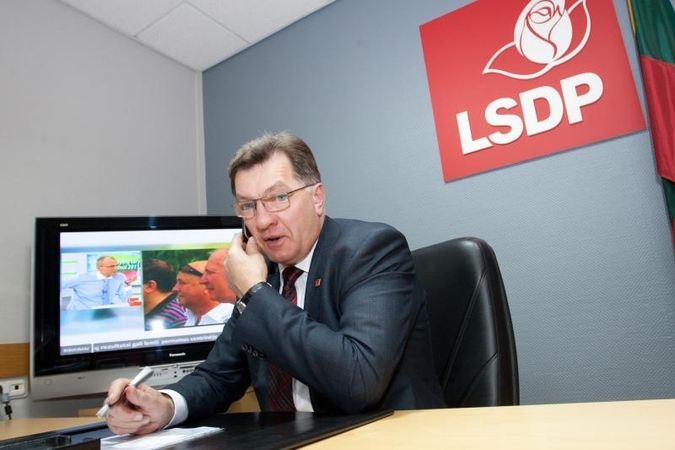 Socdemų pažadai: 10 tūkst. darbo vietų, 1000 litų minimali alga