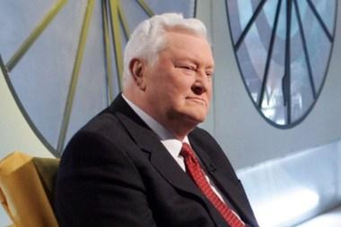 Rokiškio savivaldybė nepriekaištaus dėl nepanašaus A.M.Brazausko atvaizdo lentoje