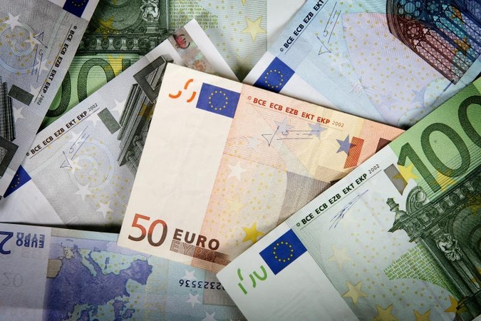 ES vadovai nesutaria dėl neeilinio euro zonos viršūnių susitikimo Graikijos klausimu
