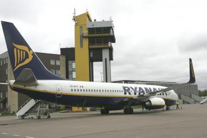 Kauno oro uoste daugėja keleivių