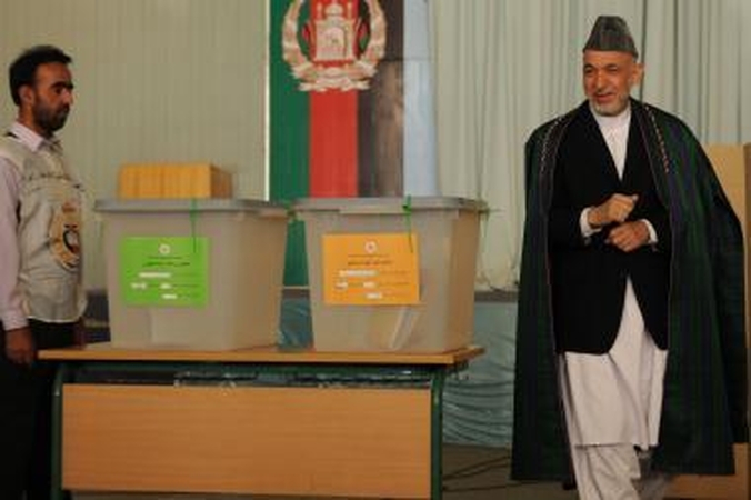 H.Karzai atidavė savo balsą