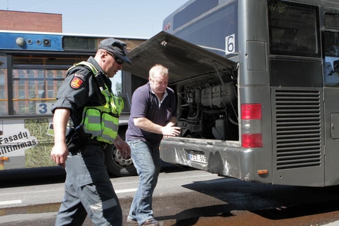 Neblaivus klaipėdietis taranavo miesto autobusą