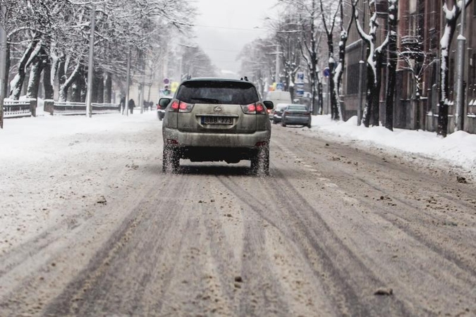 Kelininkai: Lietuvoje eismo sąlygas sunkins snygis