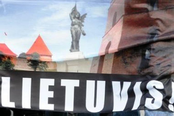 Lietuvos gyventojai: užsiimti pilietine veikla - rizikinga