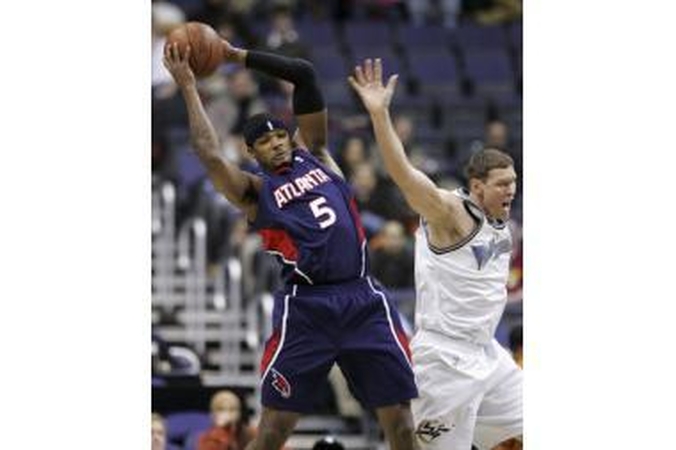 „Wizards“ neatsilaikė prieš Atlantos krepšininkus