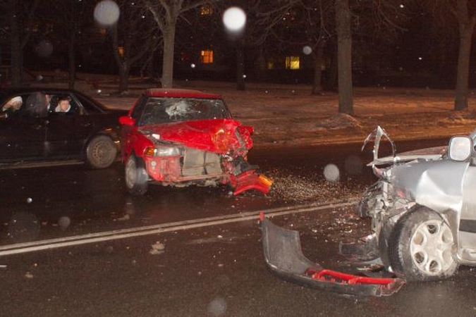 Dėl neblaivaus vairuotojo kaltės susidūrė 4 automobiliai