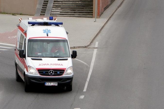 Per avariją Vilniuje nukentėjusi mergina išvežta į ligoninę