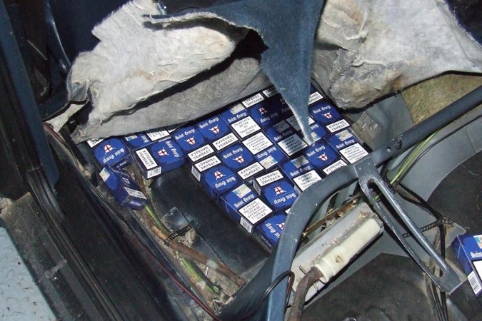 Rusijos piliečių automobiliuose – kontrabandinės cigaretės