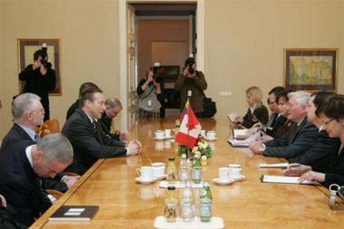 Prezidento ir Kanados ministro susitikime kalbėta apie karines misijas
