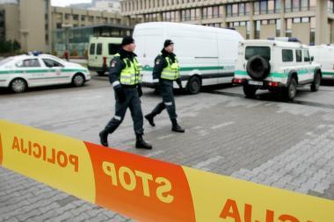 Grasinta susprogdinti Seimo rūmus