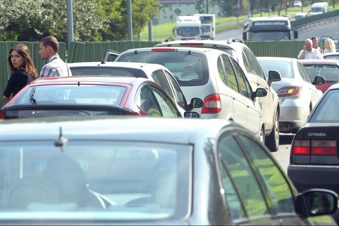 Rudenį vairuotojai sulauks tikslesnės informacijos apie sąlygas kelyje