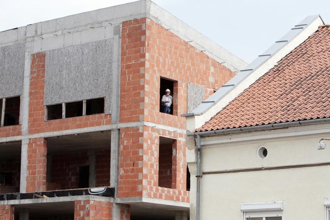 Pinigų individualių namų renovavimui yra, tik norinčių - nė vieno