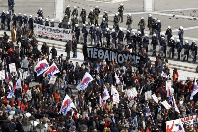 Graikijoje skelbiami nauji protestai prieš taupymo priemones