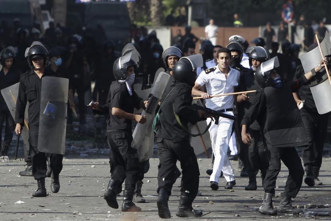 Protestuodamas atsistatydino Egipto kultūros ministras  