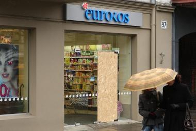 Chuliganai siautėjo Laisvės alėjoje prie pat teismo