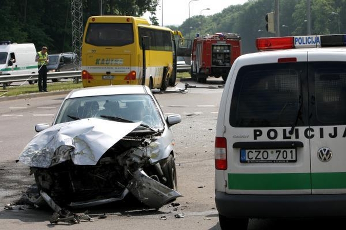 Per savaitę šalies keliuose žuvo 6 vyrai