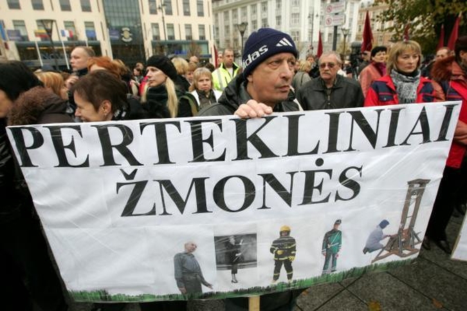 Premjeras profesinių sąjungų nuotaikos nepataisė