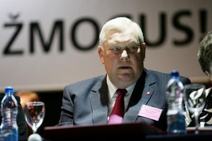 Prezidentas A.M.Brazauskas perkeltas į Urologijos centrą