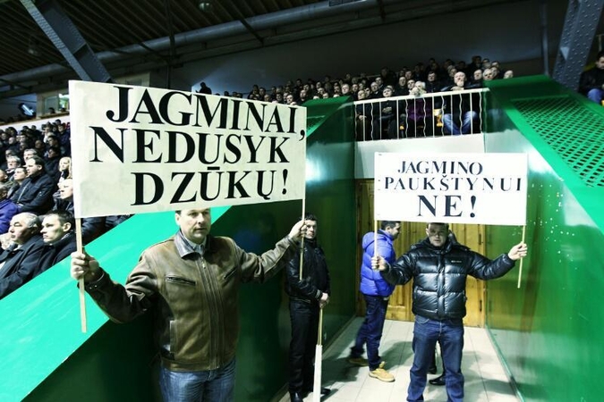 Žemdirbiai nenori parduoti žemės užsieniečiams, reikalauja referendumo