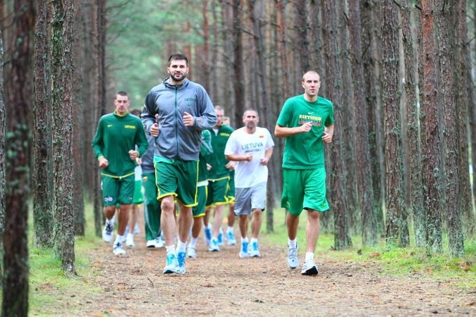 Po atrankos į olimpiadą pailsėję krepšininkai vėl pluša treniruotėse