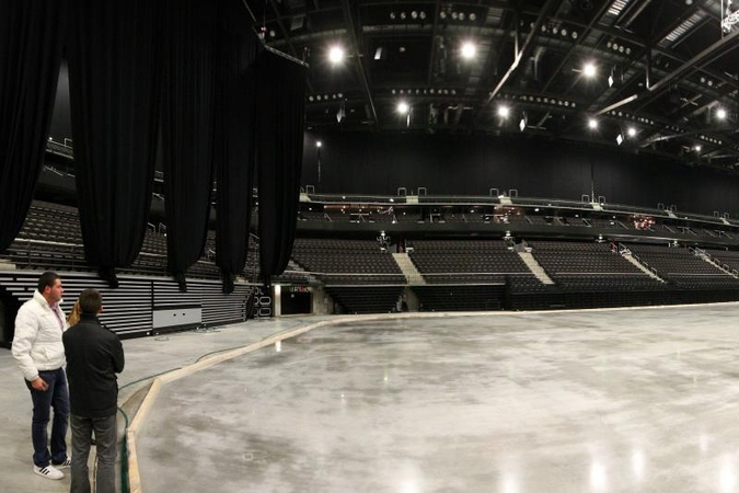 „Žalgirio” arena per naktį virto ledo rūmais
