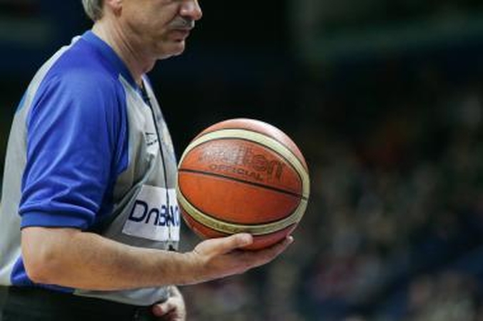 Kauno ir Vilniaus valdžia kausis krepšinio aikštelėje