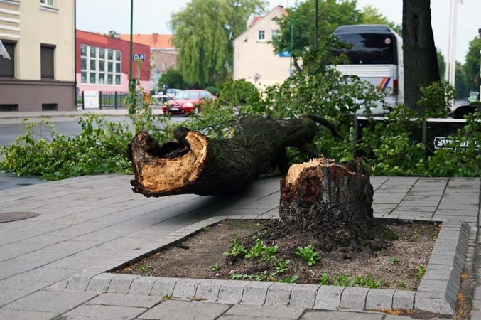 Škvalas pajūryje: gyventojai laukia antros bangos, sinoptikai ramina 