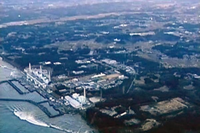 Išplatinta medžiaga, kaip cunamis užlieja Fukušimos AE