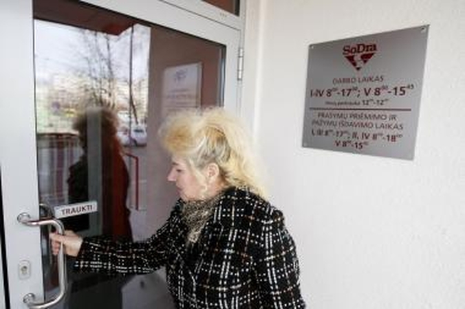 "Sodra" lenda giliau į skolų liūną