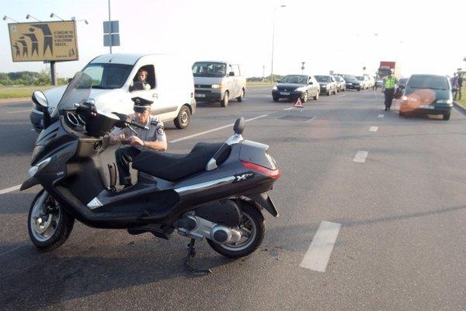 Motorolerio vairuotojui nustatytas 4,56 promilių girtumas
