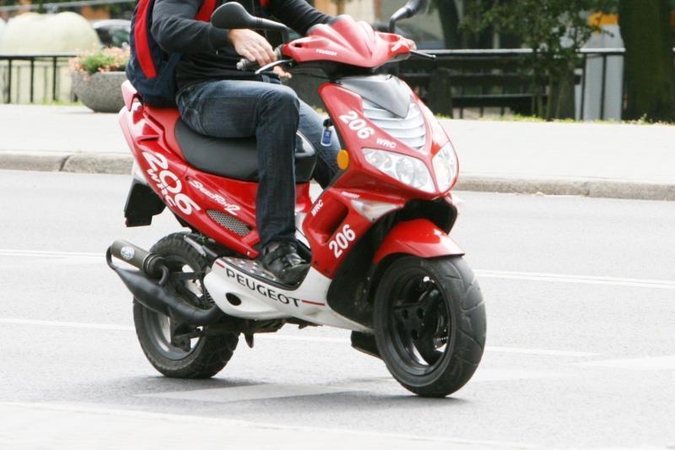 Mažeikių rajone žuvo motorolerio vairuotojas