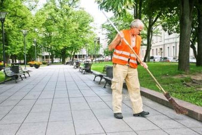 Siūloma, kad baudų susimokėti neišgalintys pažeidėjai negalėtų atsisakyti viešųjų darbų