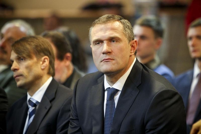 Ministras: V. Alekna neatleidžiamas iš VRM