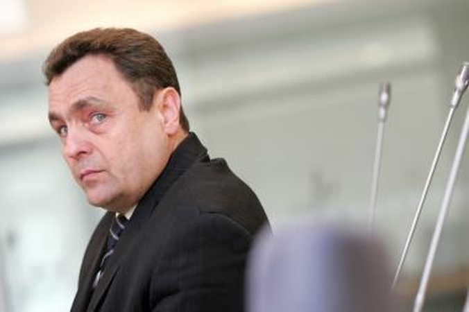 Seimas svarstys P.Gražulio projektą dėl baudų už dorovinių vertybių niekinimą