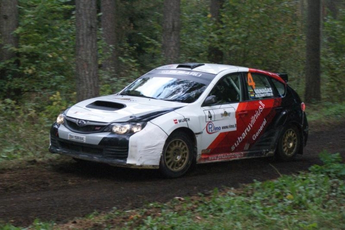 Automobilių sporto atstovai skatina eismo saugumą