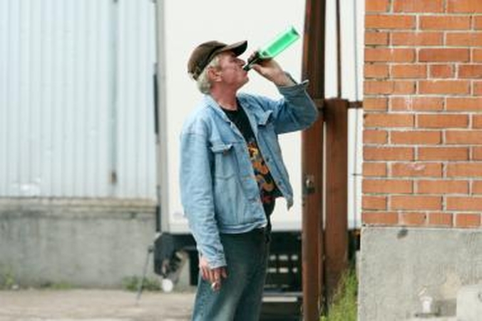 Vagių grobis - penki buteliai degtinės
