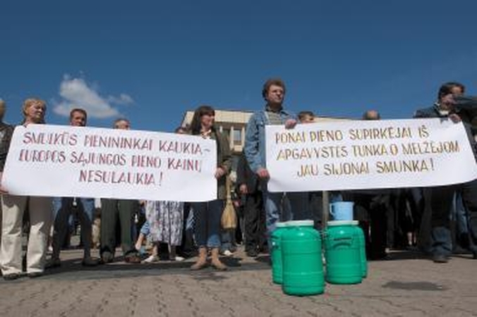 Pieno gamintojai graso protestais