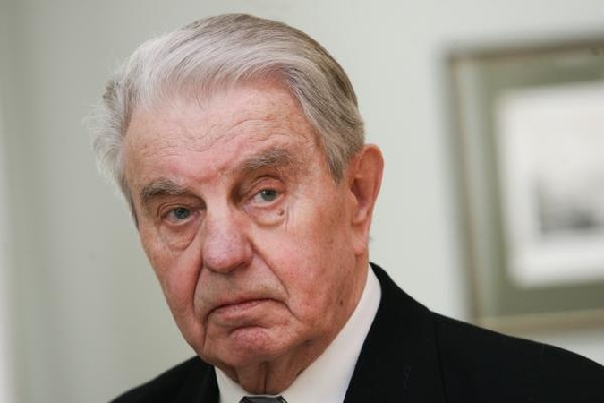 J.Marcinkevičiaus laidotuvės – šeštadienį, paskelbtos dvi gedulo dienos (papildyta)