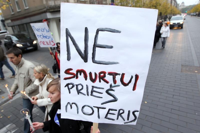 Registruojama mažiau smurto šeimoje atvejų
