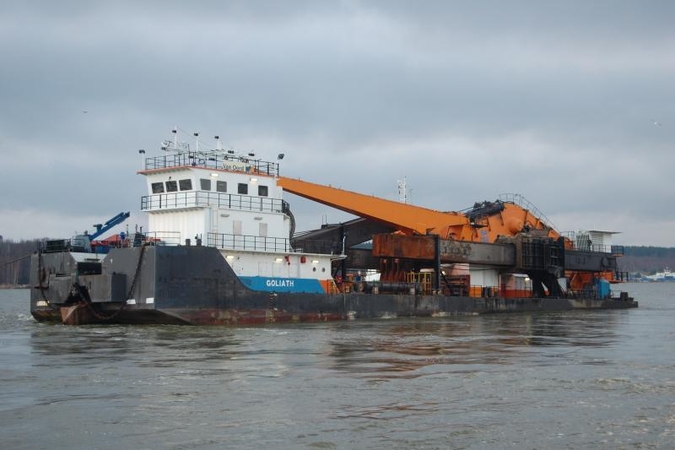 Gilinant uostą jau iškasta daugiau nei 1 mln. kubinių metrų grunto