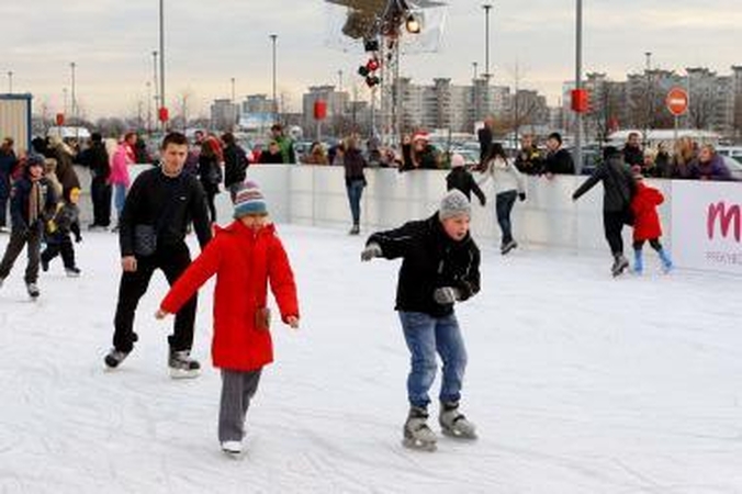 Prie „Megos“ įrengta čiuožykla po atviru dangumi