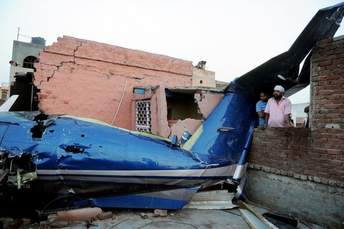 Indijoje sudužus nedideliam lėktuvui žuvo dešimt žmonių
