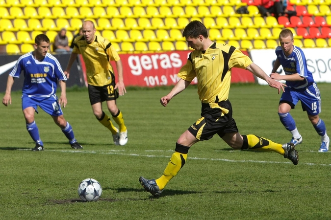 Lietuvos futbolo A lygos čempionate - dvivaldystė