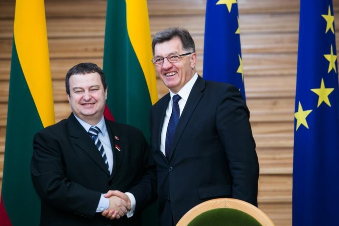 A. Butkevičius mato lūžį įtemptuose Lietuvos ir Serbijos santykiuose