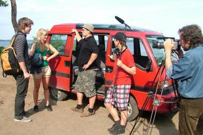 Kino kalba pasakoja apie paauglius