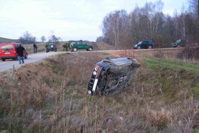 Bėgdamas nuo pasieniečių apsivertė lenkas 