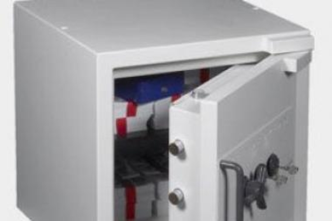 Išnešė seifą su 68 tūkst. litų